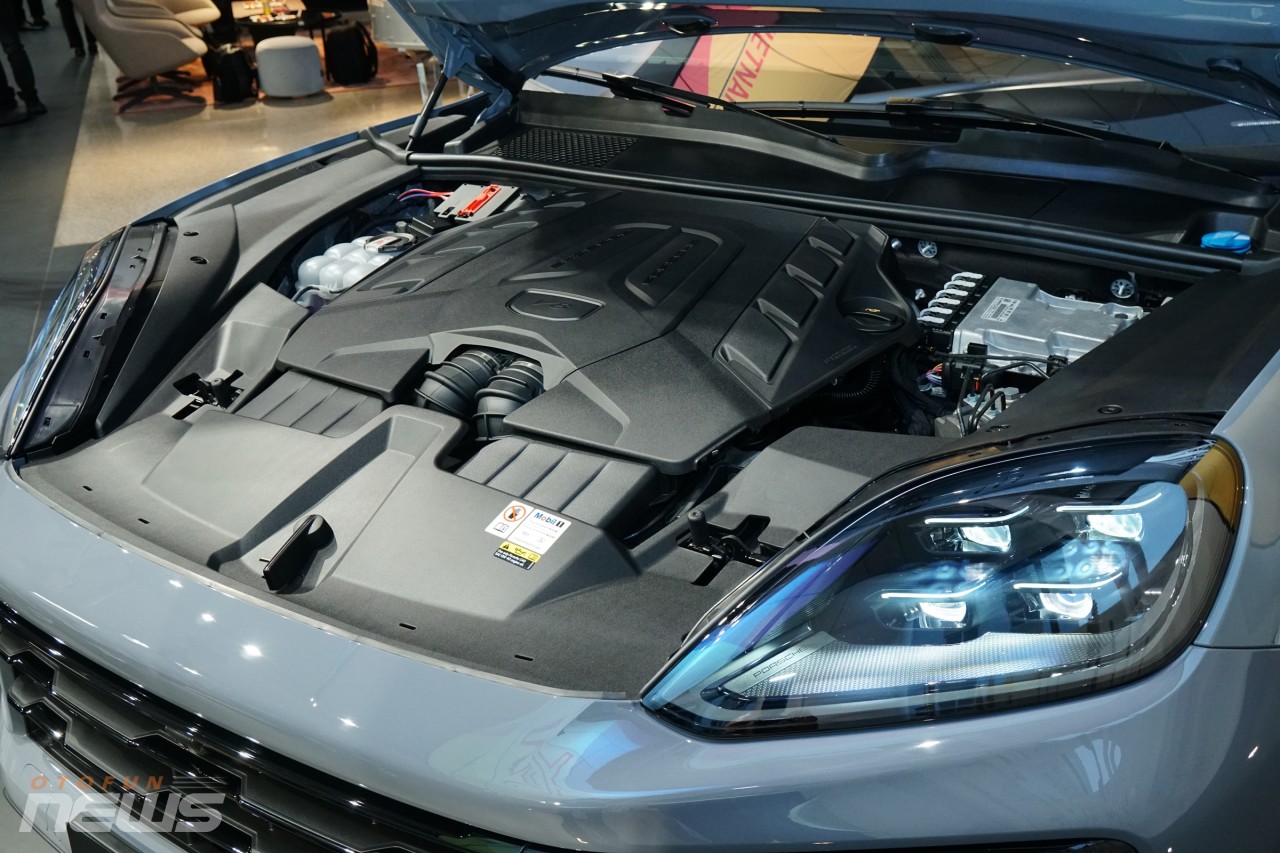 Cận cảnh Porsche Cayenne 2024 S Coupe tại Việt Nam