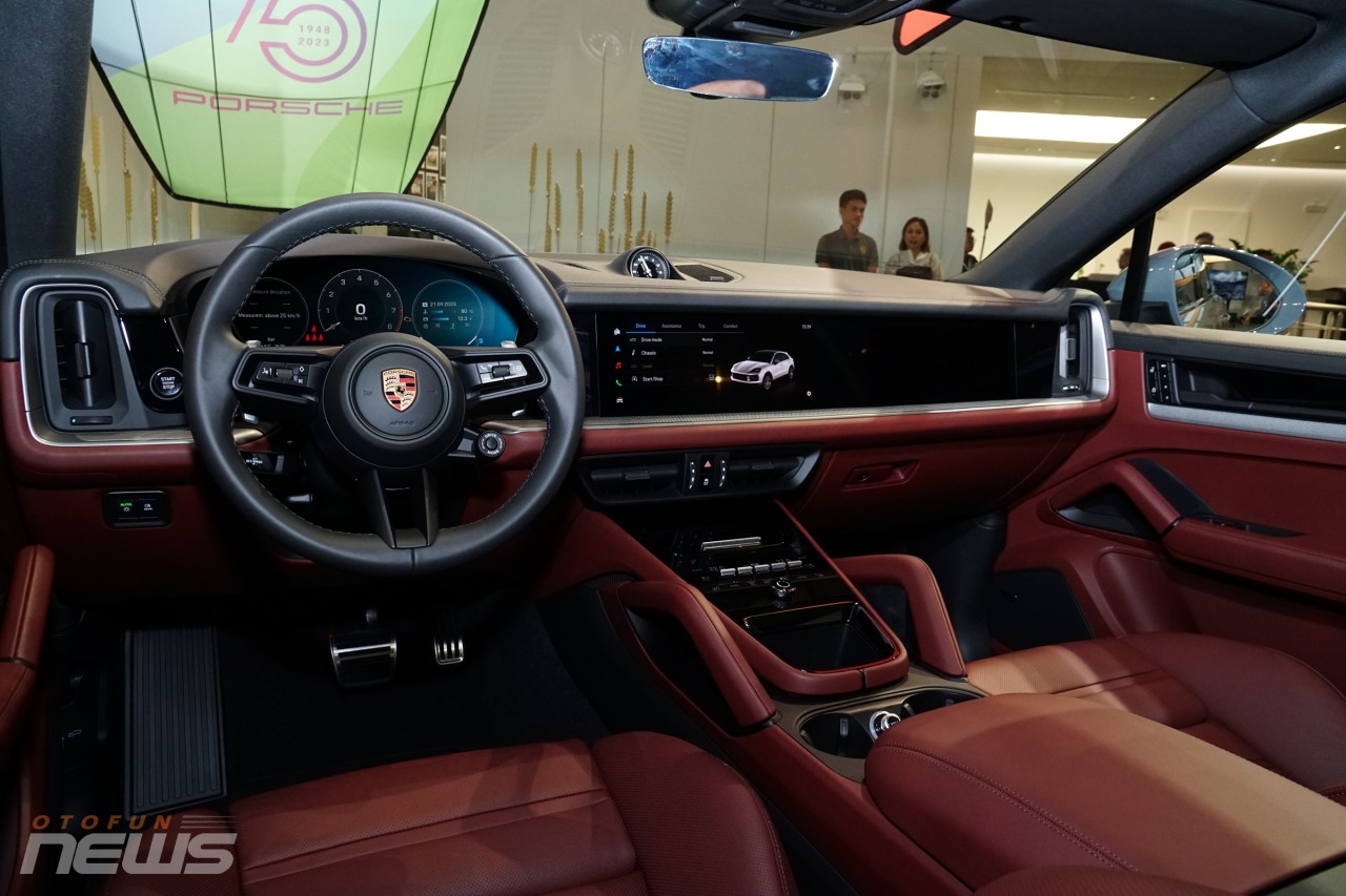 Cận cảnh Porsche Cayenne 2024 S Coupe tại Việt Nam