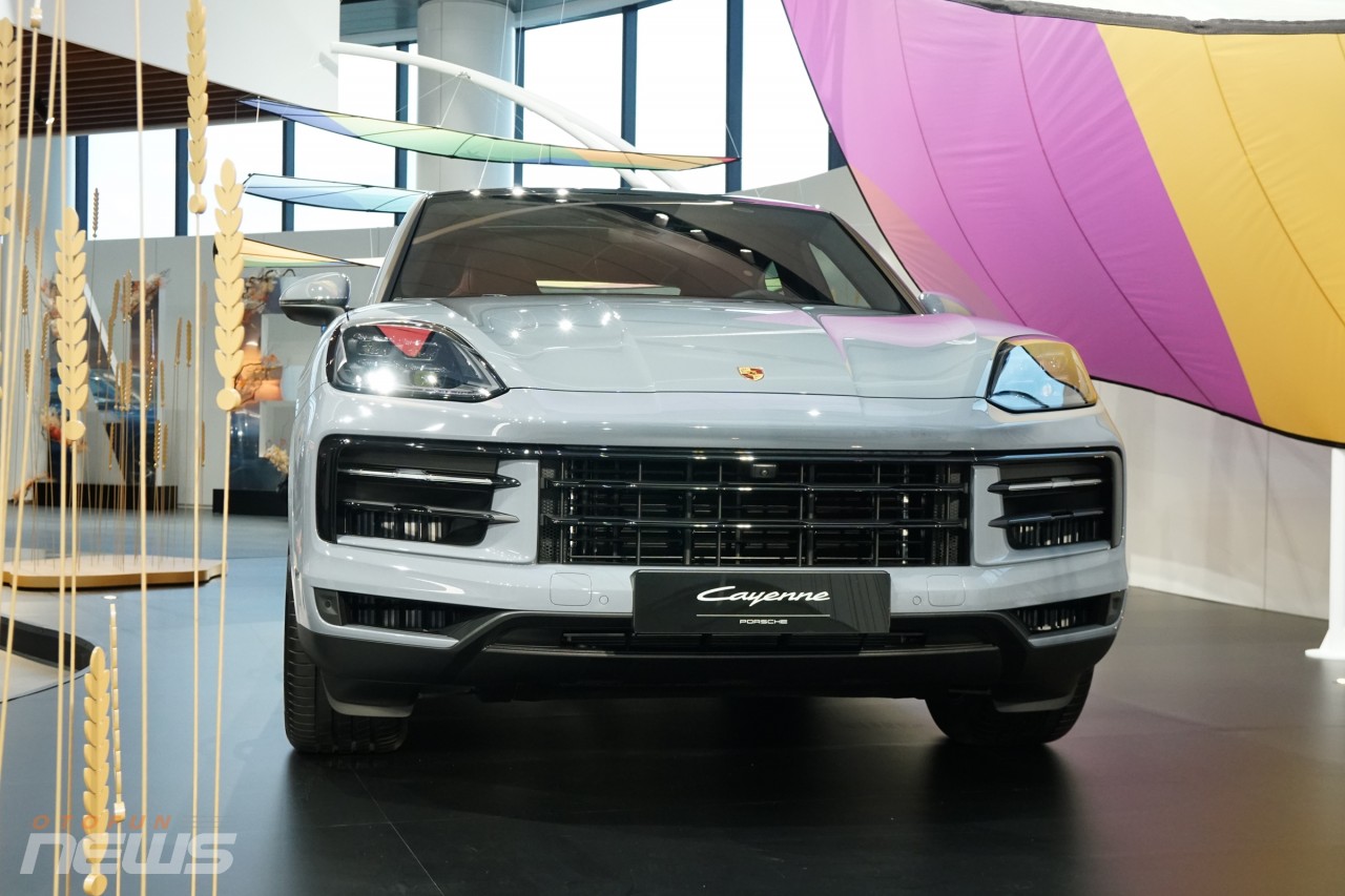 Cận cảnh Porsche Cayenne 2024 S Coupe tại Việt Nam