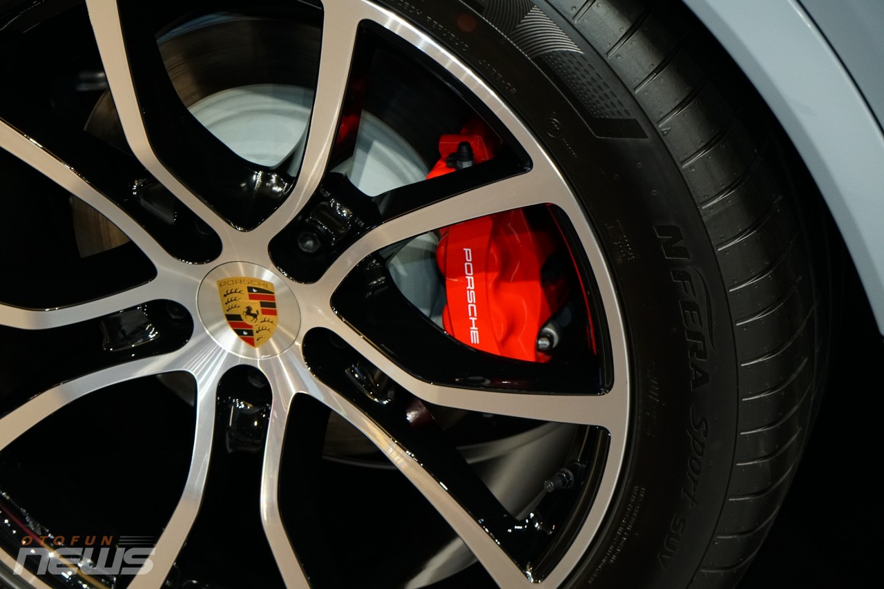 Cận cảnh Porsche Cayenne S Coupe 2024 tại Việt Nam
