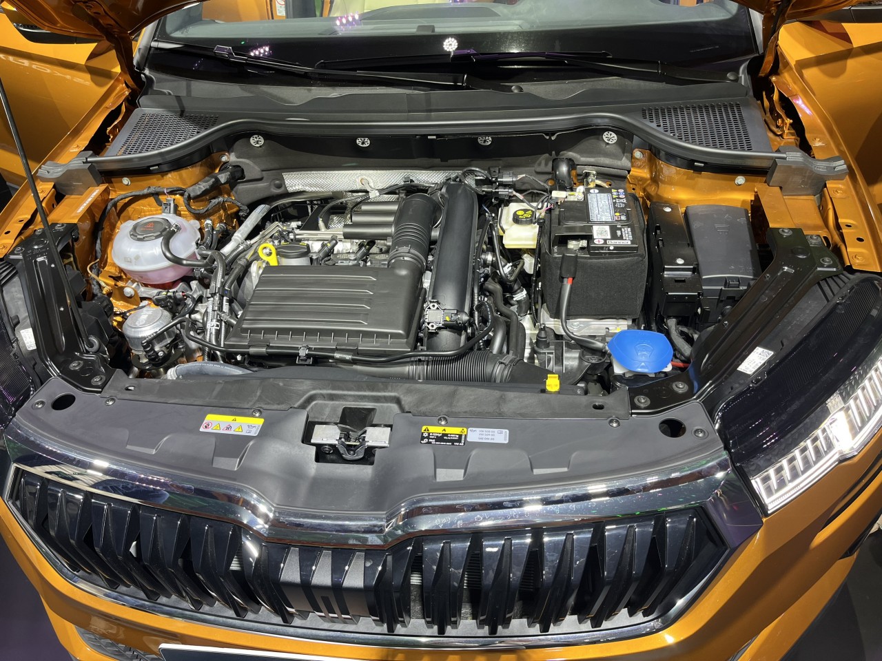 Skoda Karoq 2023, vừa ra mắt 23/9, giá lăn bánh dao động 1,14-1,24 tỷ đồng tại Hà Nội Skoda Karoq 2023, vừa ra mắt 23/9, giá lăn bánh dao động 1,14-1,24 tỷ đồng tại Hà Nội
