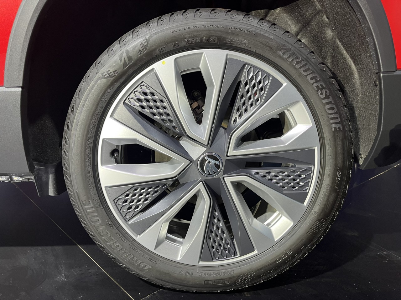 Skoda Karoq 2023, vừa ra mắt 23/9, giá lăn bánh dao động 1,14-1,24 tỷ đồng tại Hà Nội Skoda Karoq 2023, vừa ra mắt 23/9, giá lăn bánh dao động 1,14-1,24 tỷ đồng tại Hà Nội