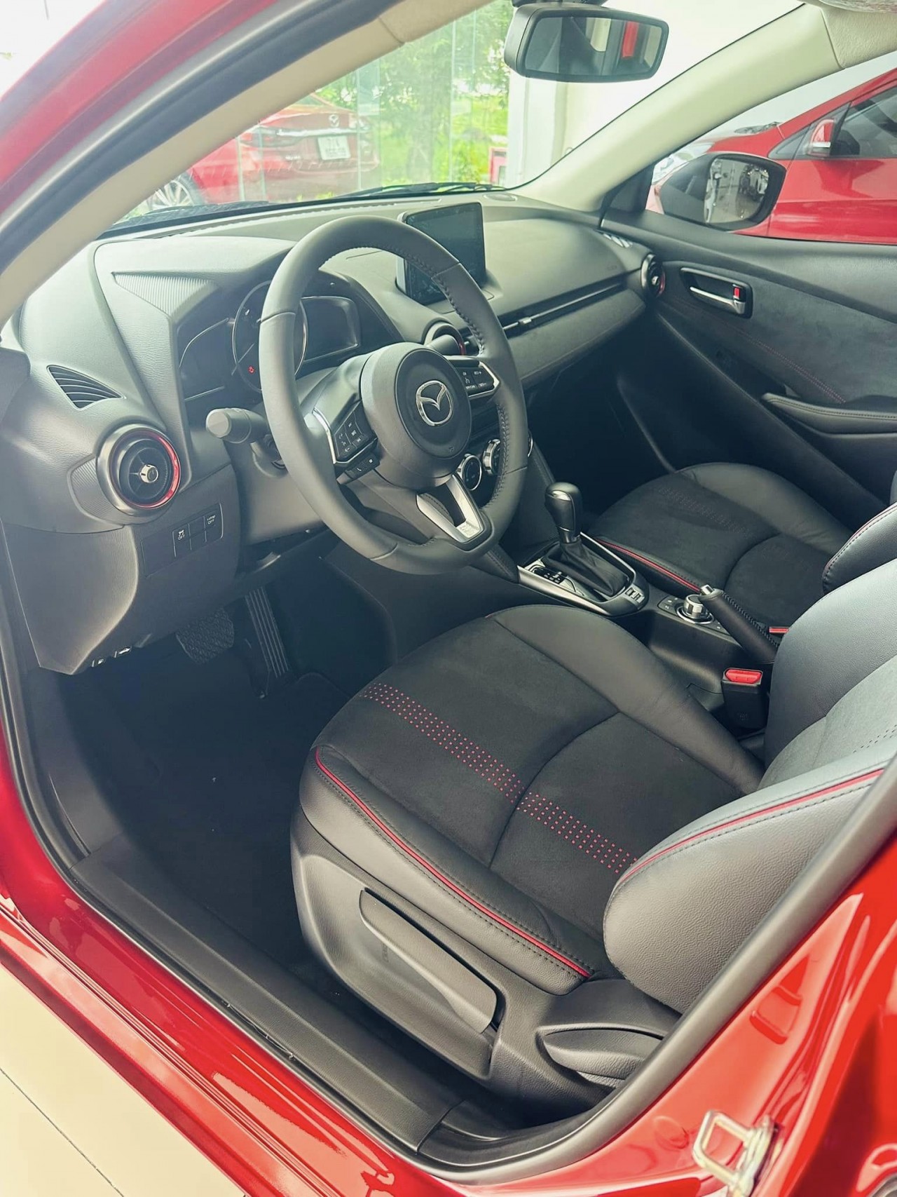 Cận cảnh Mazda 2 bản nâng cấp có mặt tại đại lý Cận cảnh Mazda 2 bản nâng cấp có mặt tại đại lý