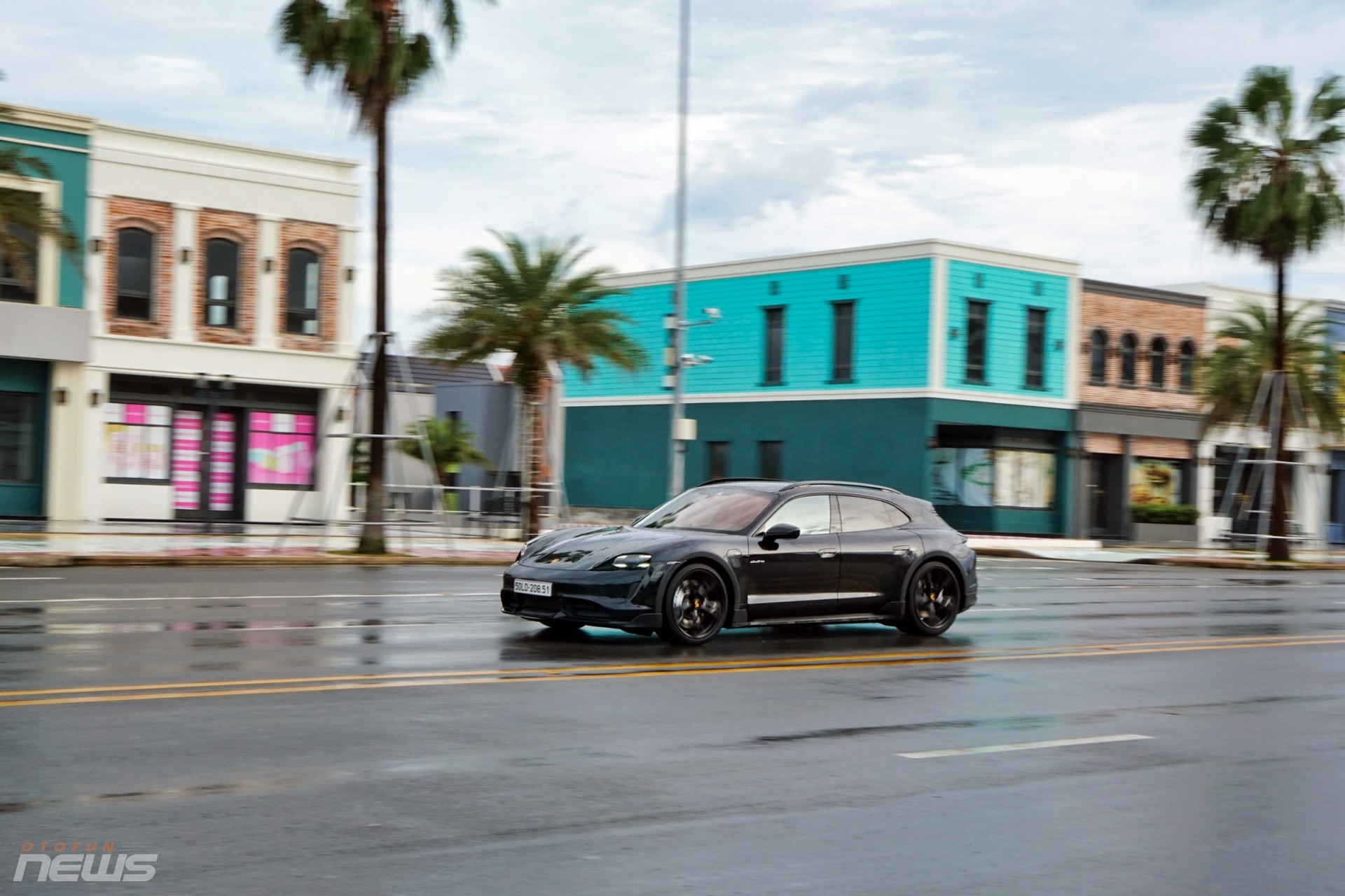 Porsche Taycan Cross Turismo: Xe điện thể thao dành cho người giàu