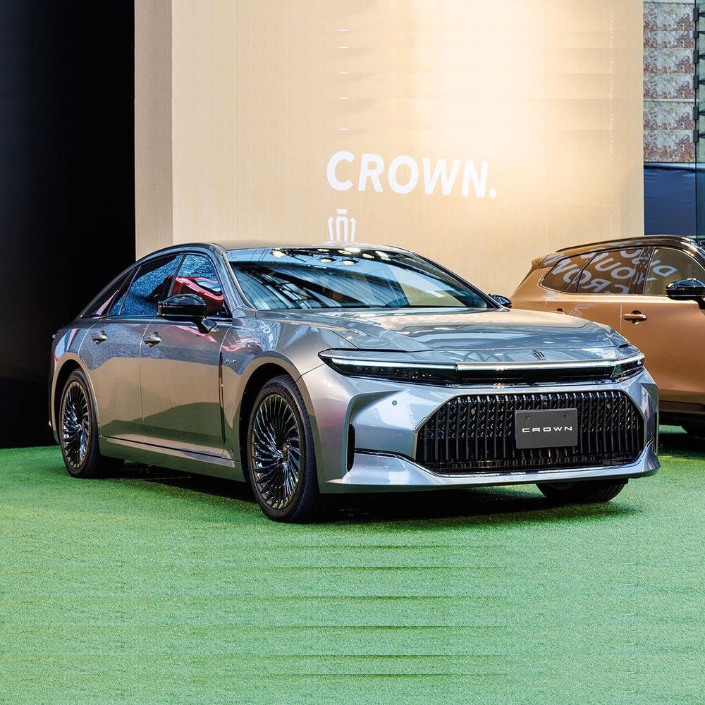 Cận cảnh xe 'bộ trưởng' Toyota Crown Sedan 2024 Cận cảnh xe 'bộ trưởng' Toyota Crown Sedan 2024