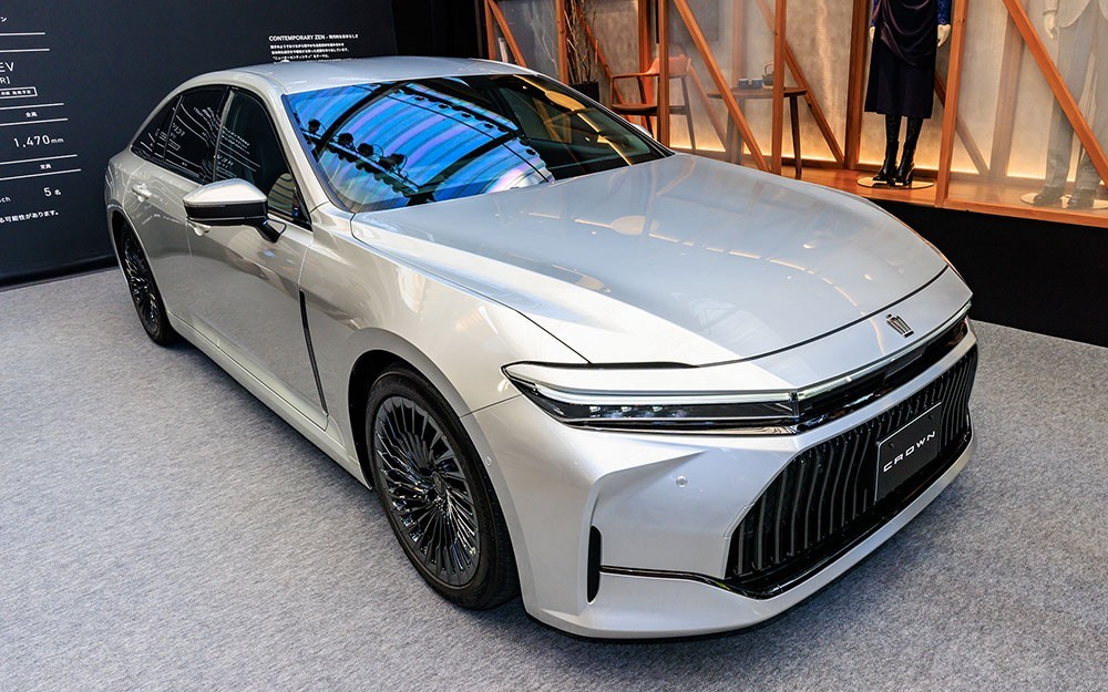 Cận cảnh xe 'bộ trưởng' Toyota Crown Sedan 2024 Cận cảnh xe 'bộ trưởng' Toyota Crown Sedan 2024