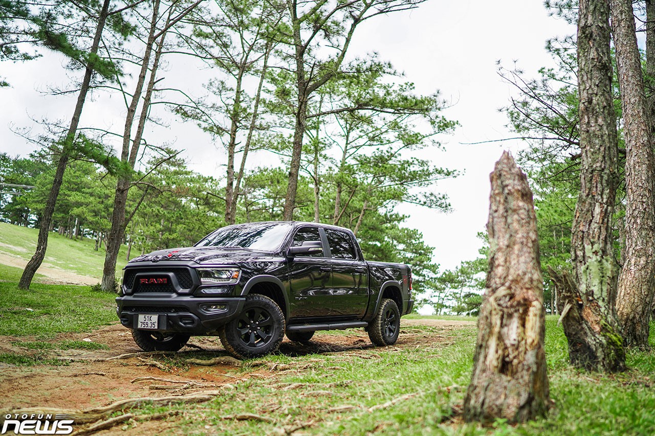 Đánh giá Ram 1500 Rebel: Vừa to, vừa khỏe Đánh giá Ram 1500 Rebel: Vừa to, vừa khỏe