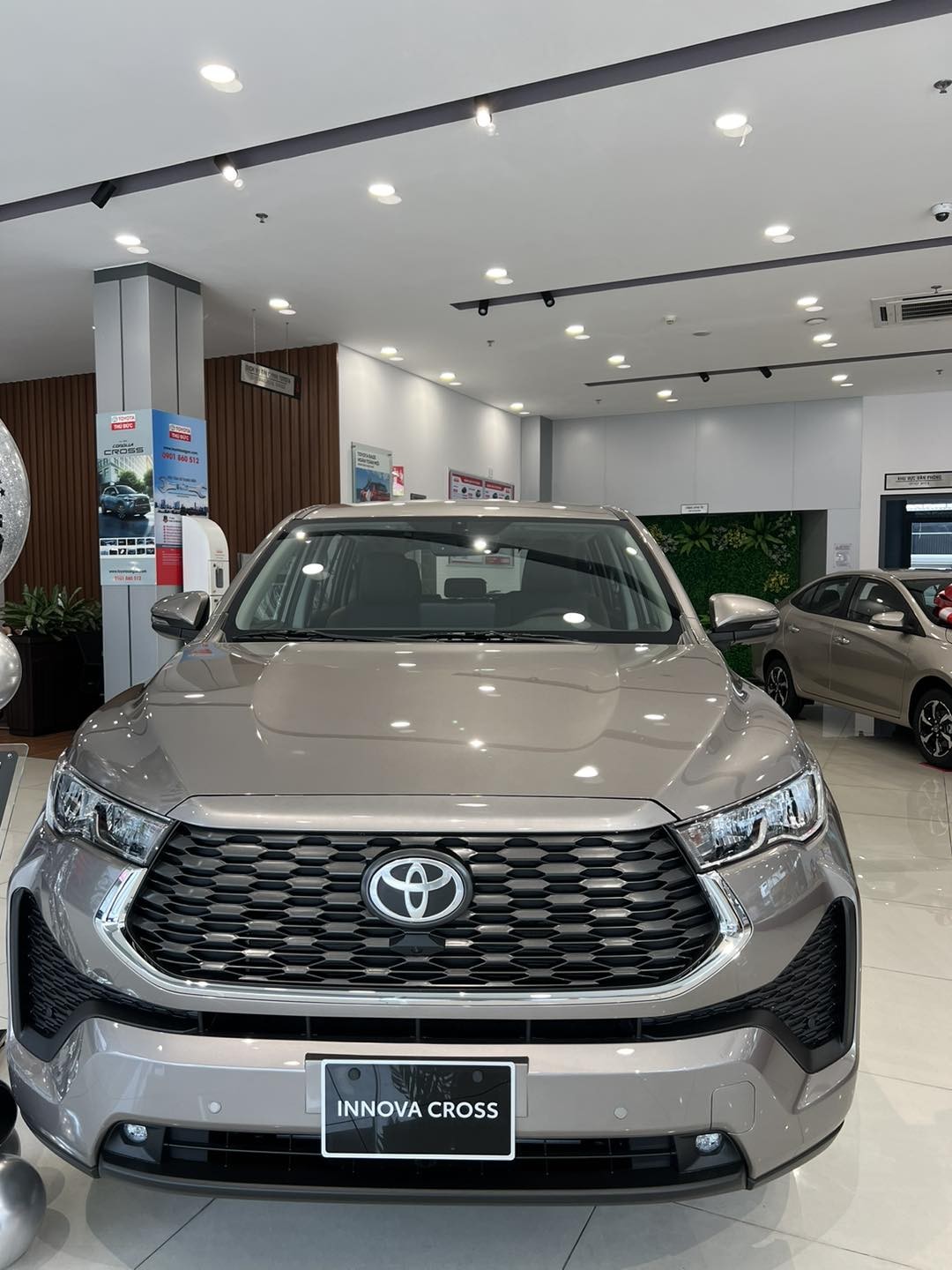 Vừa về đại lý Toyota Innova Cross đã chênh giá 50 triệu đồng Vừa về đại lý Toyota Innova Cross đã chênh giá 50 triệu đồng