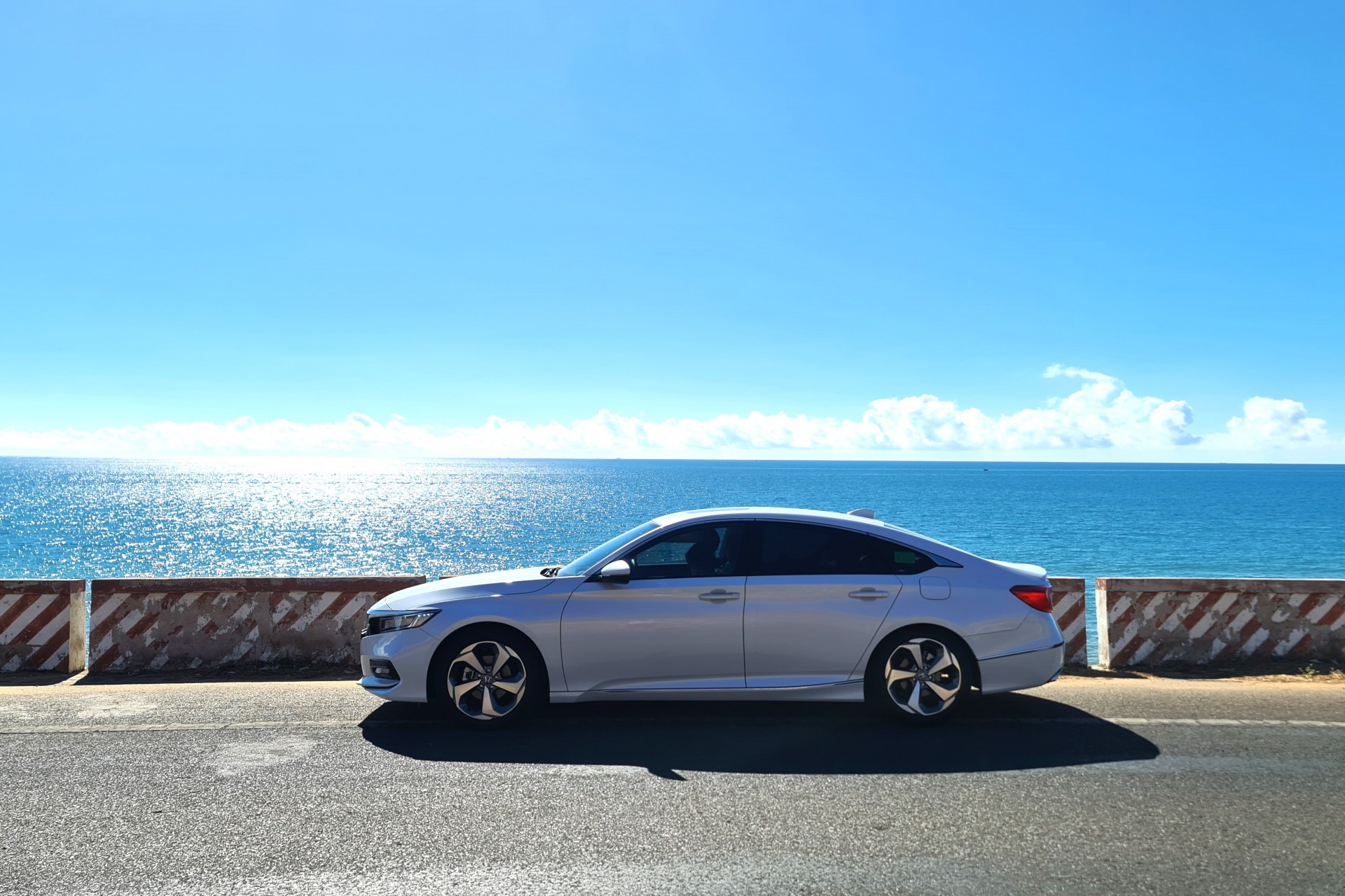 Honda Accord giảm giá mạnh tới 250 triệu đồng