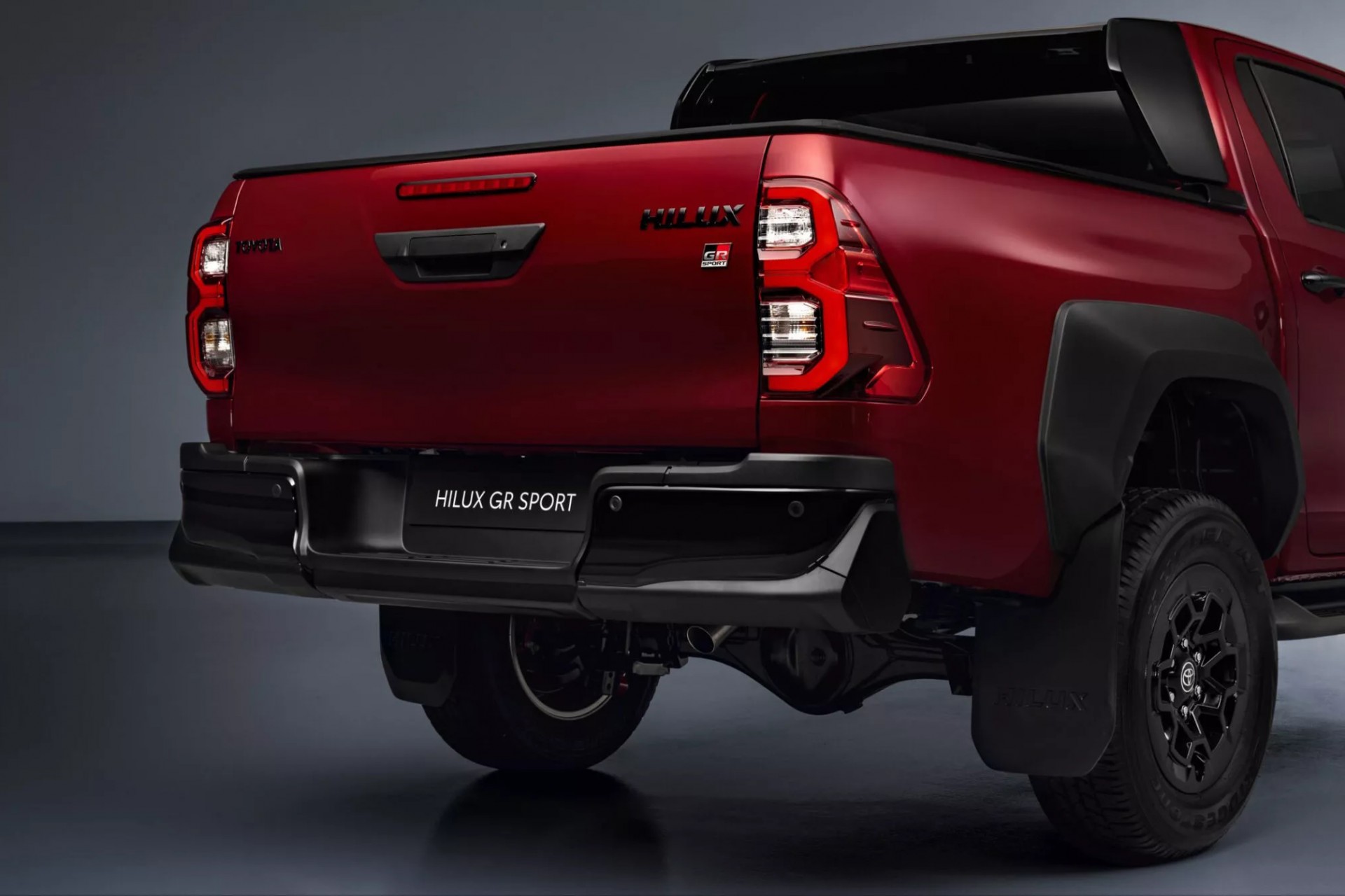 Toyota giới thiệu bán tải thể thao Hilux GR Sport II 2024 Toyota giới thiệu bán tải thể thao Hilux GR Sport II 2024