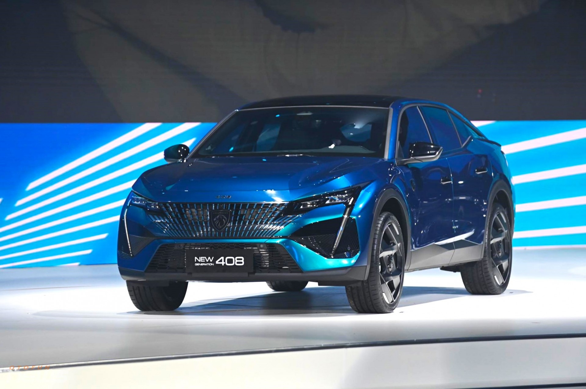 Peugeot 408 2023 ra mắt