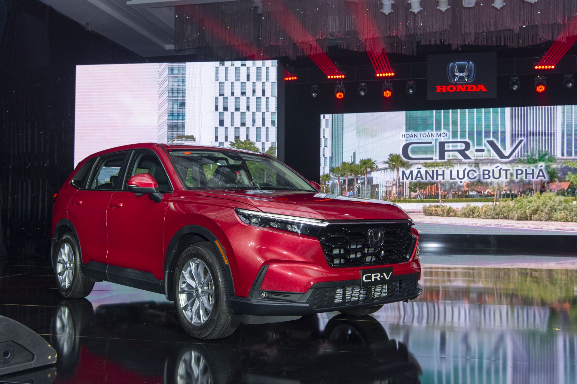 Honda CR-V thế hệ mới ra mắt, lần đầu tiên xuất phiên bản hybrid e:HEV RS Honda CR-V thế hệ mới ra mắt, lần đầu tiên xuất phiên bản hybrid e:HEV RS