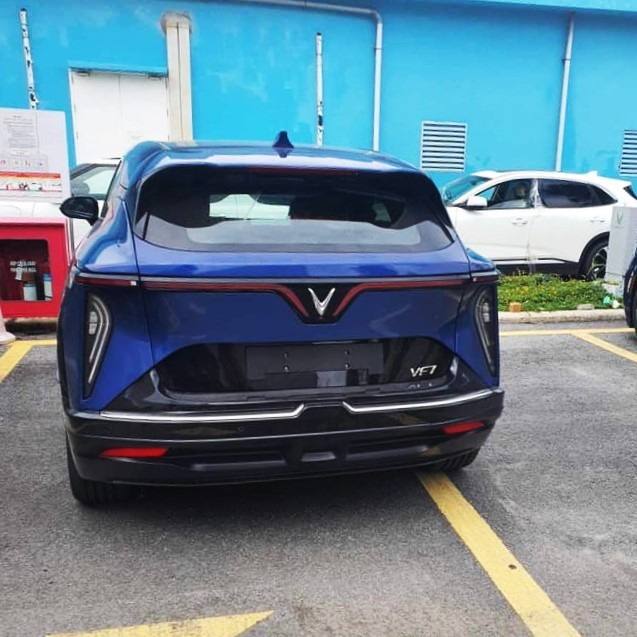 Lộ diện ảnh thực tế VinFast VF 7 sắp được bán tại Việt Nam Lộ diện ảnh thực tế VinFast VF 7 sắp được bán tại Việt Nam