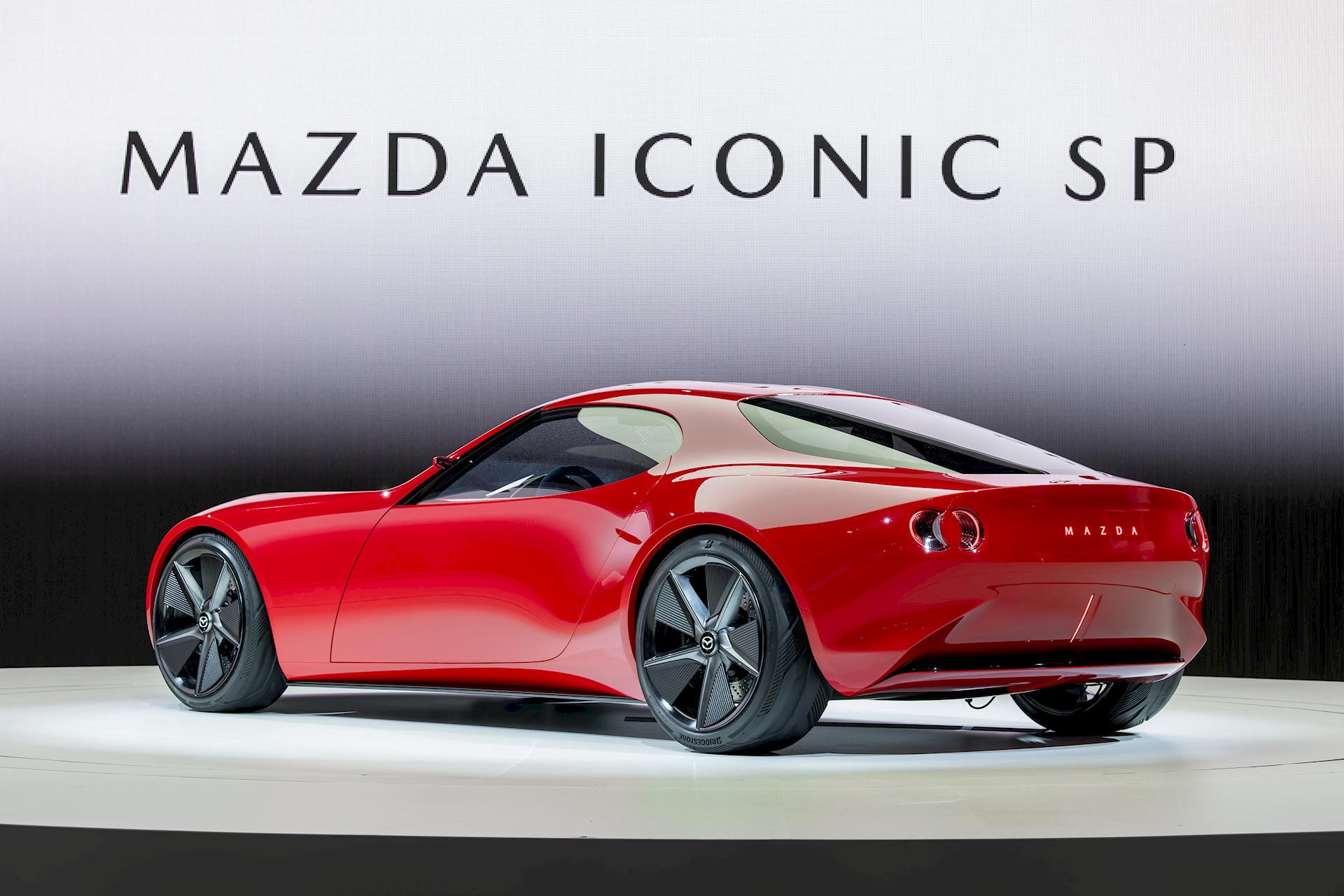 Mazda hồi sinh động cơ xoay với mẫu Iconic SP hybrid