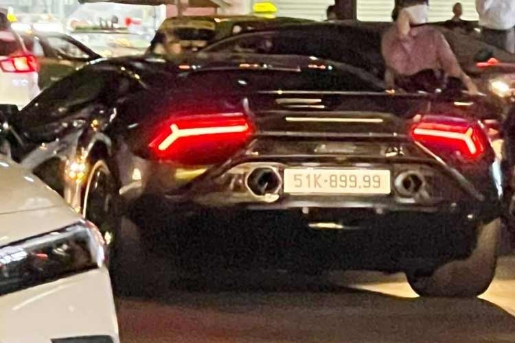 Lamborghini Huracan Tecnica đeo biển "tứ quý 9" giá 2,74 tỷ Lamborghini Huracan Tecnica đeo biển "tứ quý 9" giá 2,74 tỷ
