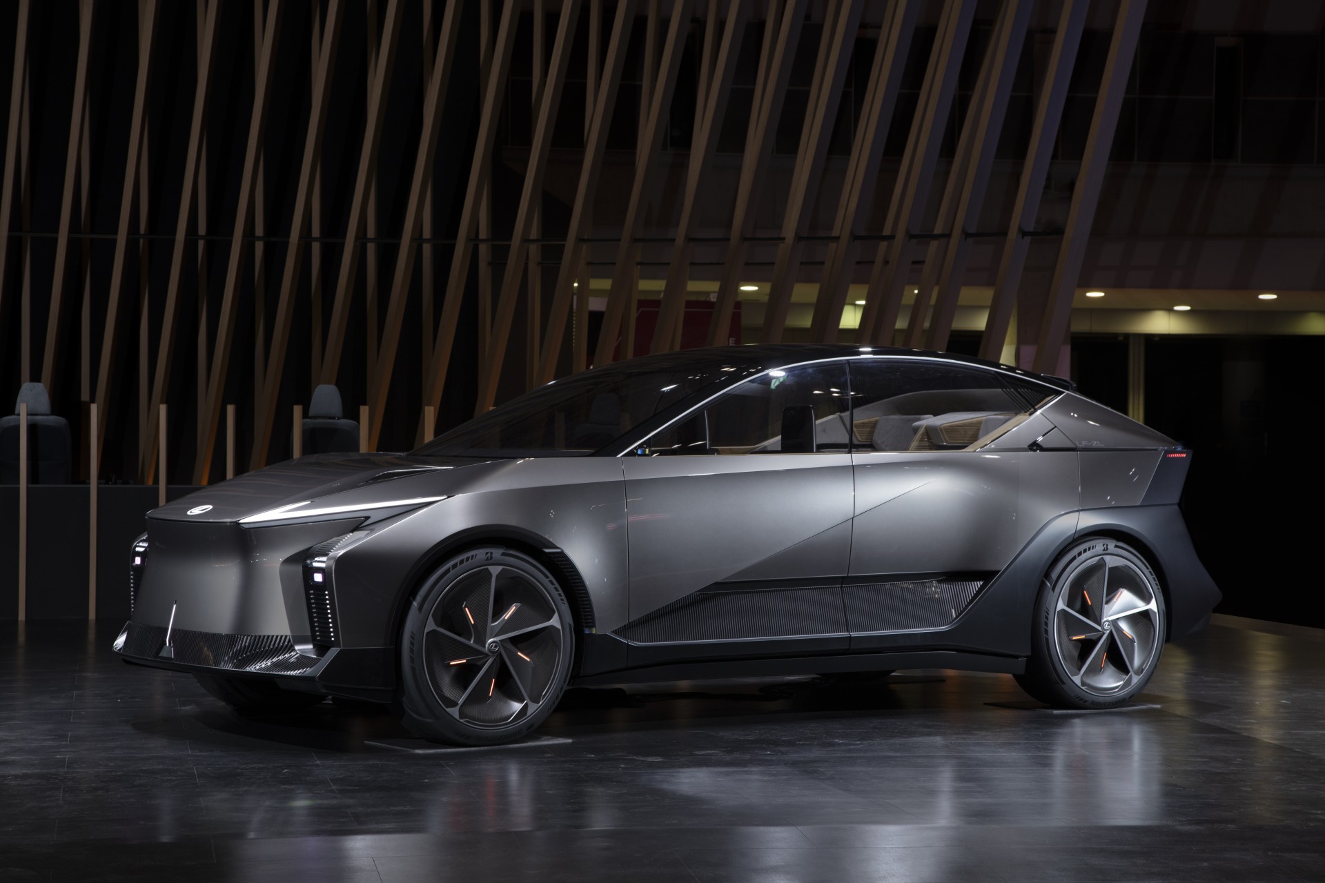 Lexus giới thiệu hai mẫu xe thuần điện tại Japan Mobility Show 2023 Lexus giới thiệu hai mẫu xe thuần điện tại Japan Mobility Show 2023