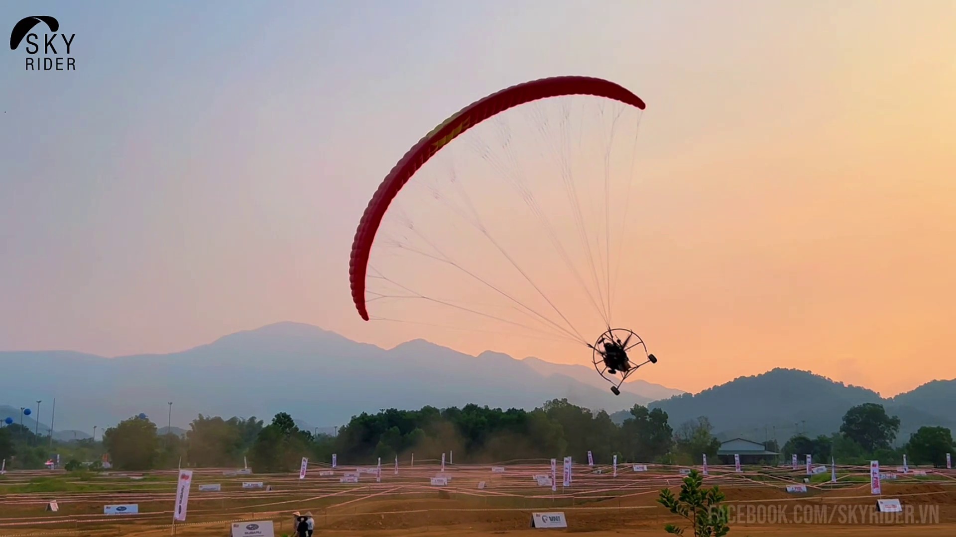 'Không là người chơi dù lượn đầu tiên nhưng tôi sẽ giúp bộ môn này phát triển tại Việt Nam'