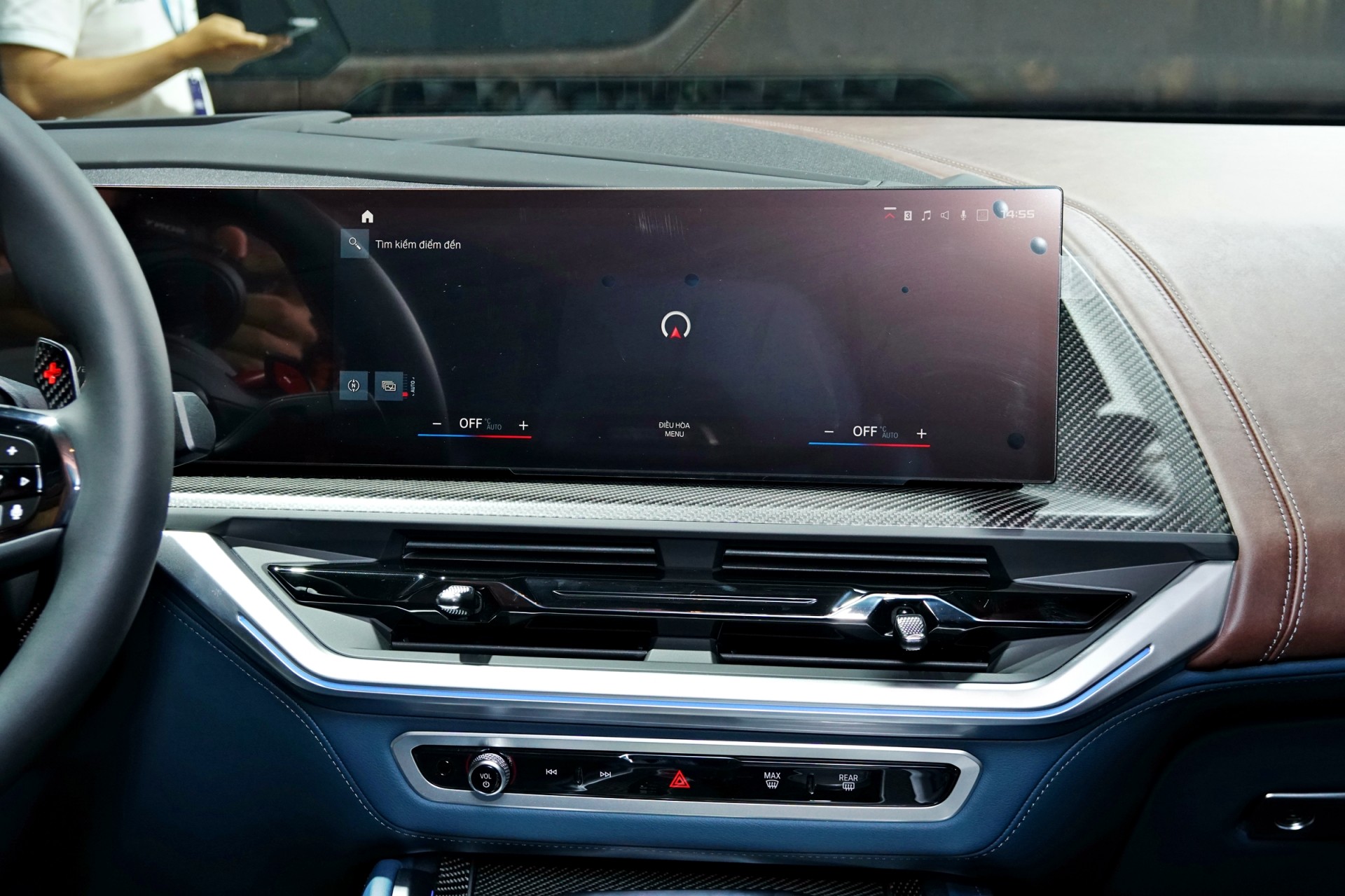 Cận cảnh SUV hiệu năng cao BMW XM 2024 giá 10,9 tỷ đồng