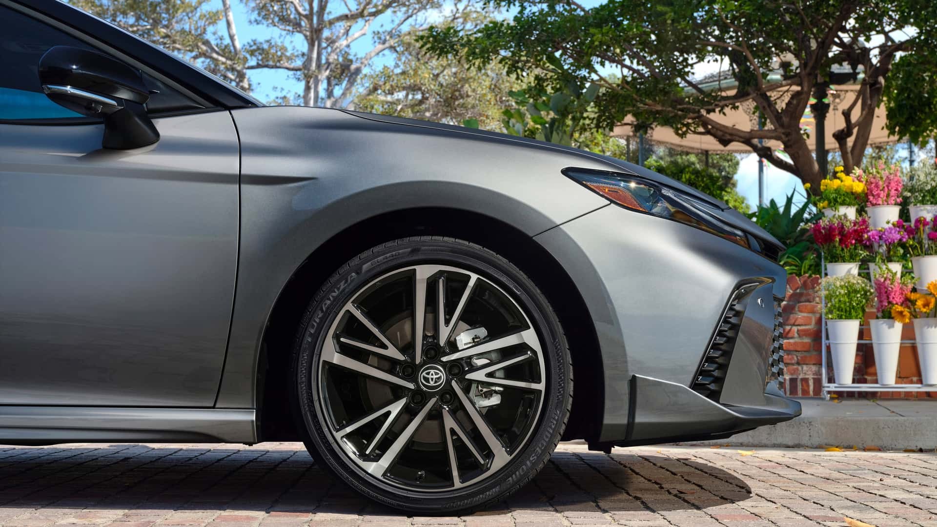 Toyota Camry 2025 ra mắt, chỉ có phiên bản hybrid Toyota Camry 2025 ra mắt, chỉ có phiên bản hybrid