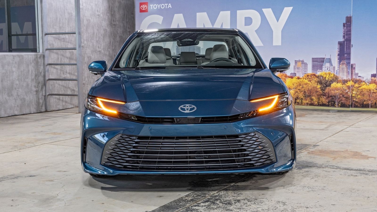 Toyota Camry 2025 ra mắt, chỉ có phiên bản hybrid Toyota Camry 2025 ra mắt, chỉ có phiên bản hybrid