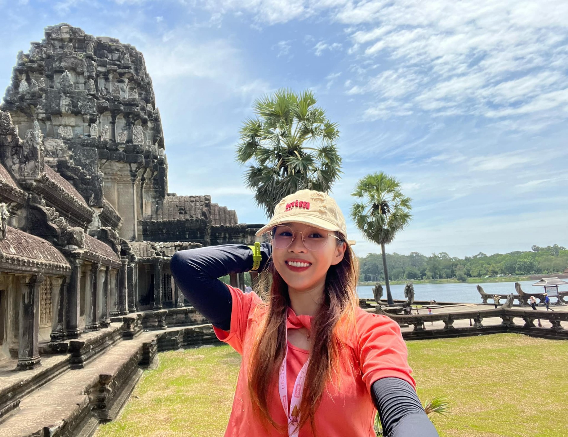 Nữ phượt thủ chạy xuyên Đông Nam Á:' Chỉ phượt bằng ô tô khi không đủ sức lái xe máy nữa' Nữ phượt thủ chạy xuyên Đông Nam Á:' Chỉ phượt bằng ô tô khi không đủ sức lái xe máy nữa'