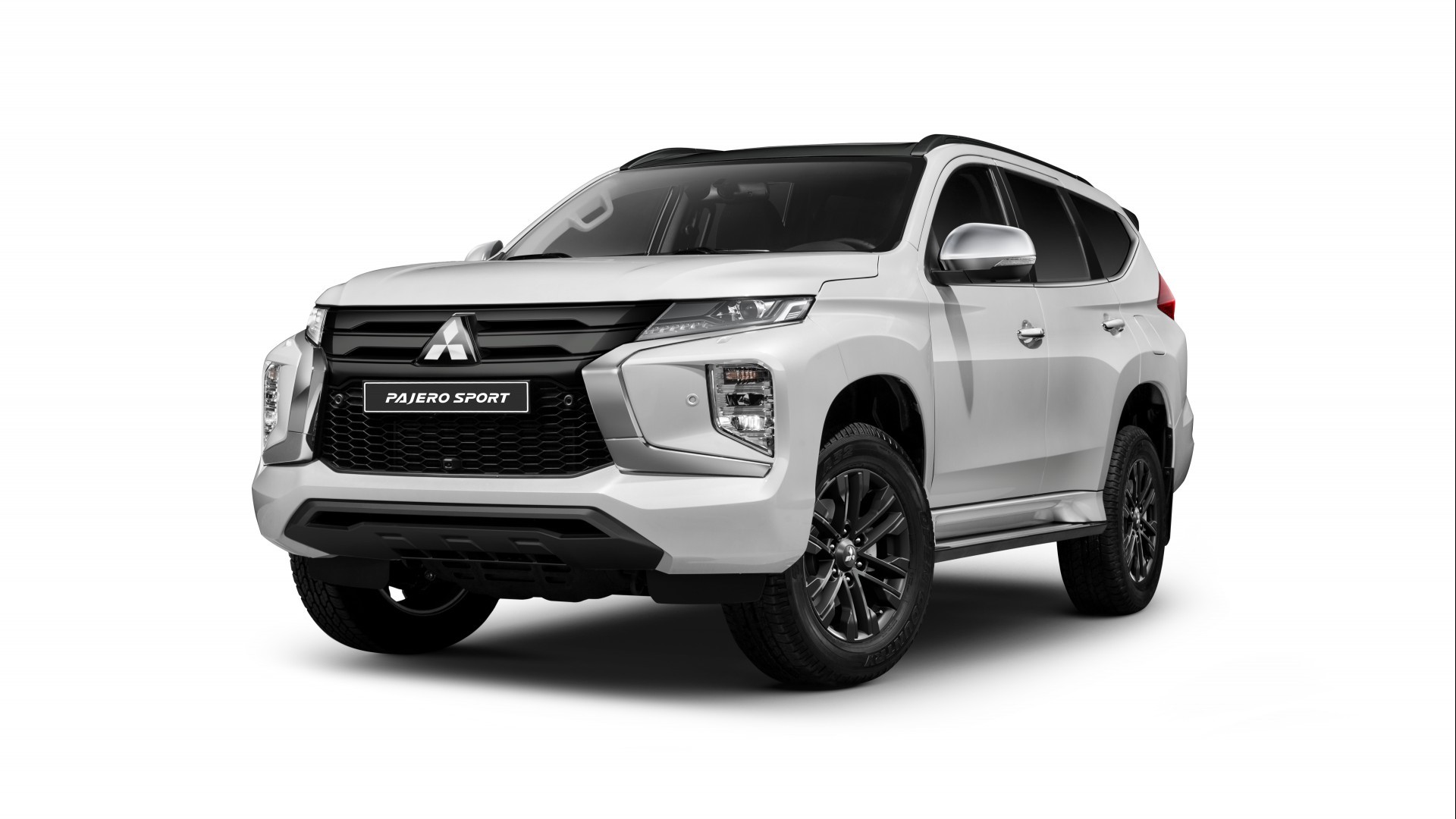Mitsubishi Pajero có thêm phiên bản hai tông màu mới, tăng trang bị giá không đổi