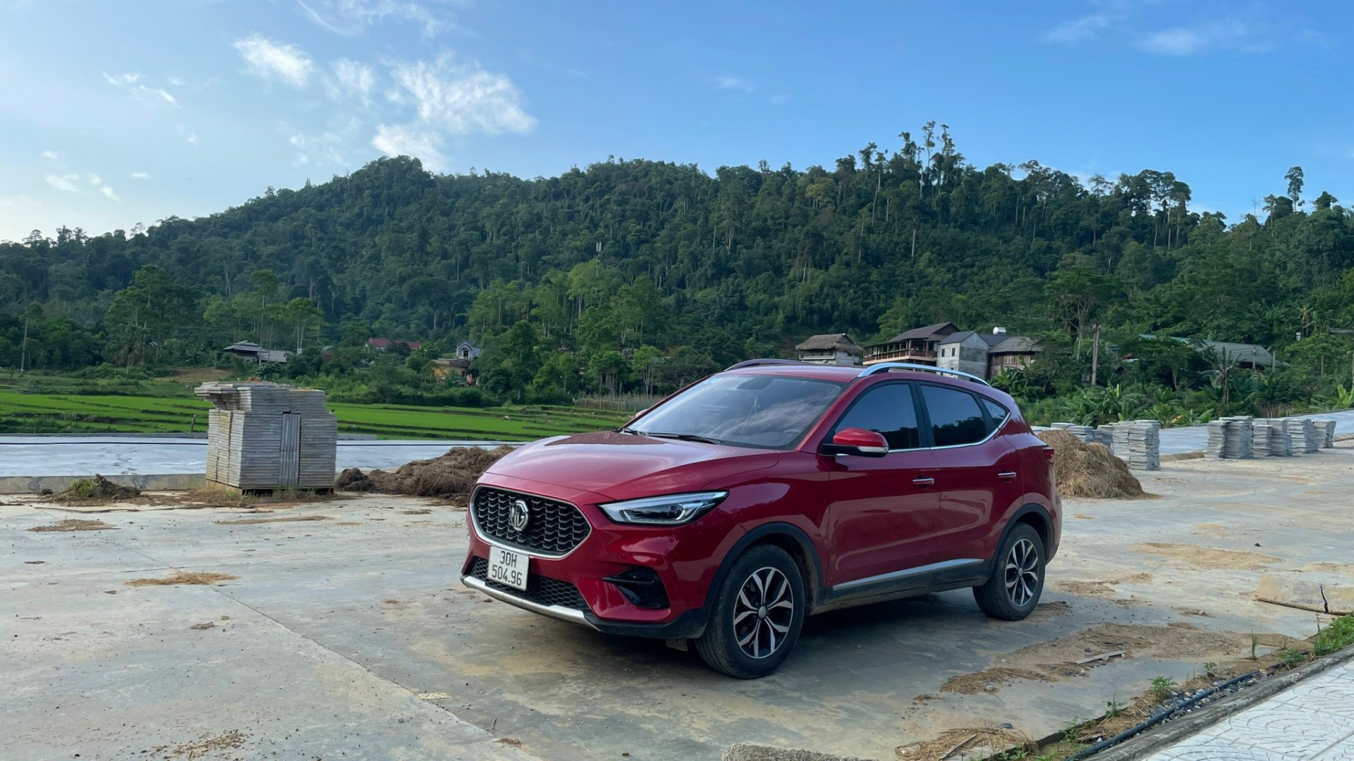 Chủ xe MG ZS: 'Xe ghi điểm nhờ ngoại hình, động cơ hơi yếu khi đi đường đèo núi' Chủ xe MG ZS: 'Xe ghi điểm nhờ ngoại hình, động cơ hơi yếu khi đi đường đèo núi'