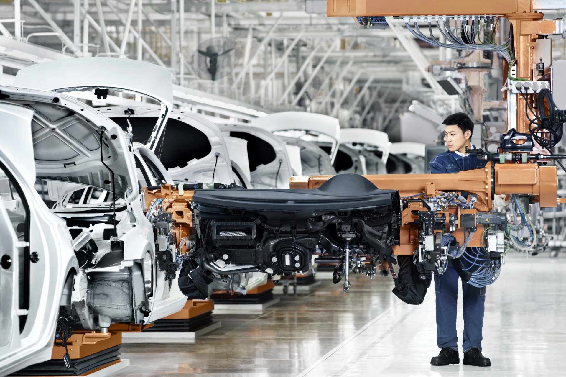 Nhà máy sản xuất Volkswagen Viloran sắp bán tại Việt Nam có quy mô như thế nào ? Nhà máy sản xuất Volkswagen Viloran sắp bán tại Việt Nam có quy mô như thế nào ?