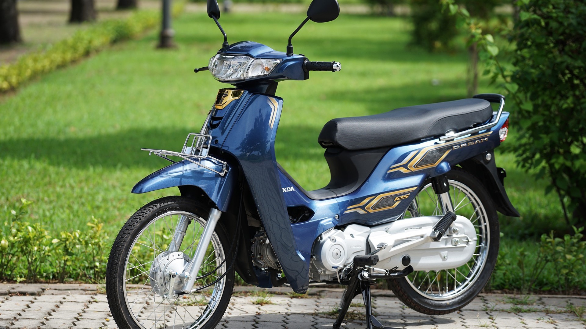 Honda Dream 2024 về Việt Nam 'hét' giá 126 triệu đồng có gì nổi bật