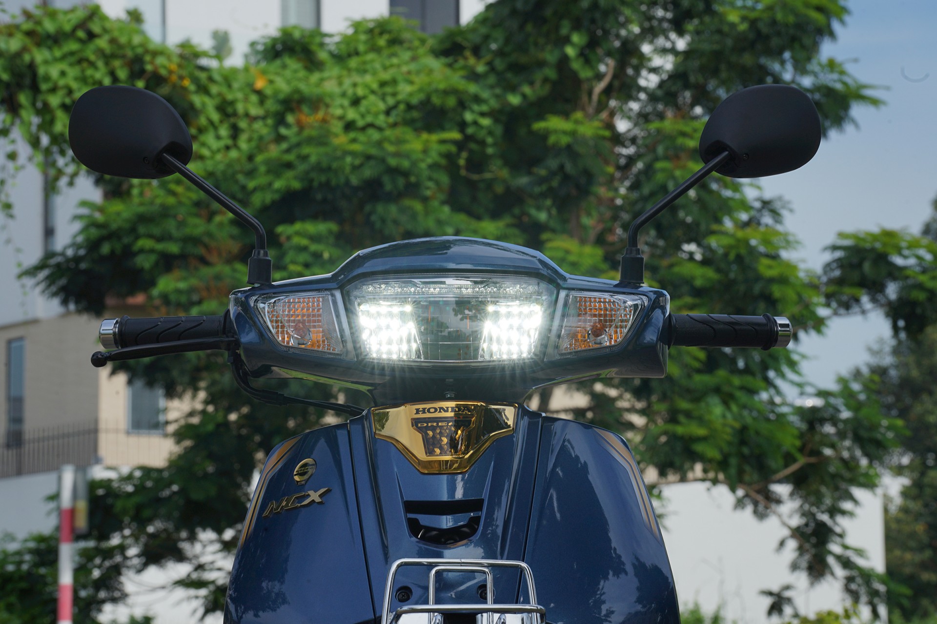 Honda Dream 2024 về Việt Nam hét giá 126 triệu đồng có gì nổi bật? Honda Dream 2024 về Việt Nam hét giá 126 triệu đồng có gì nổi bật?