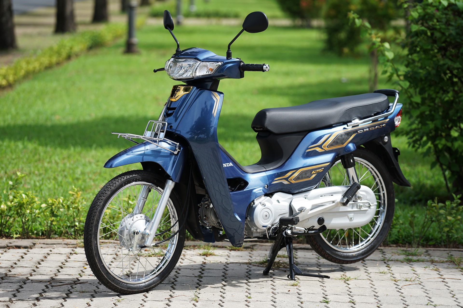 Honda Dream 2024 về Việt Nam hét giá 126 triệu đồng có gì nổi bật? Honda Dream 2024 về Việt Nam hét giá 126 triệu đồng có gì nổi bật?
