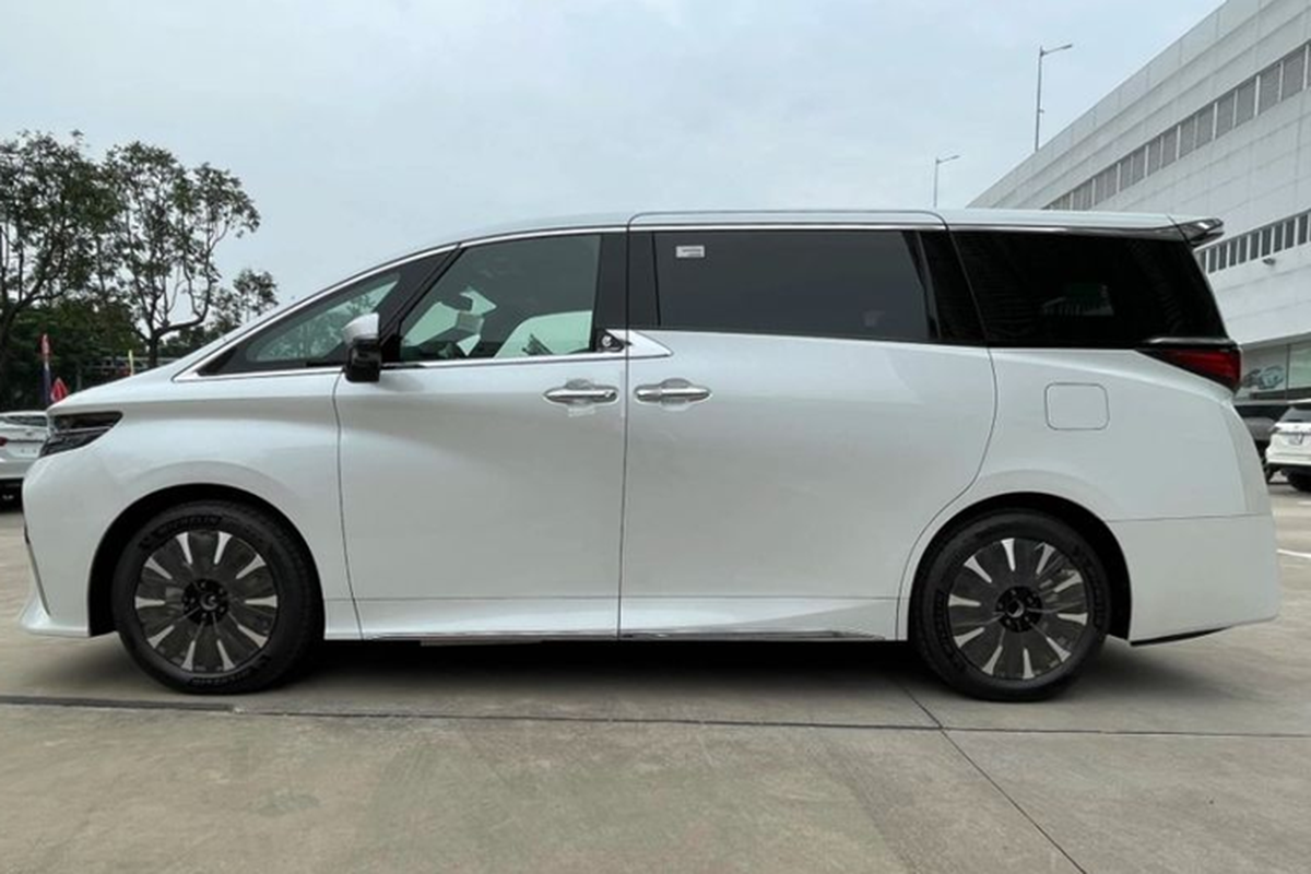 VinFast President lên sàn xe cũ, giá chỉ còn 1,5 tỷ đồng VinFast President lên sàn xe cũ, giá chỉ còn 1,5 tỷ đồng