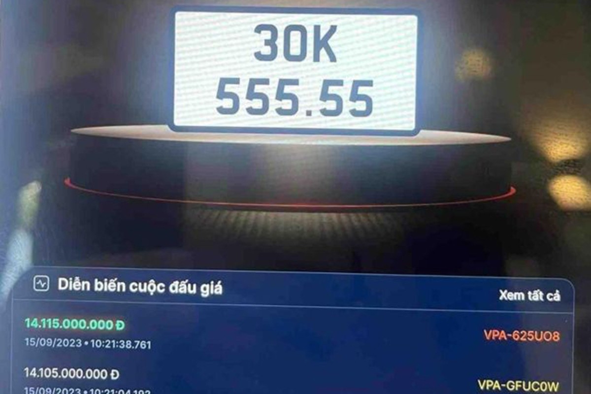 Rolls-Royce Cullinan đeo biển 30K-555.55 giá 14,495 tỷ đồng Rolls-Royce Cullinan đeo biển 30K-555.55 giá 14,495 tỷ đồng