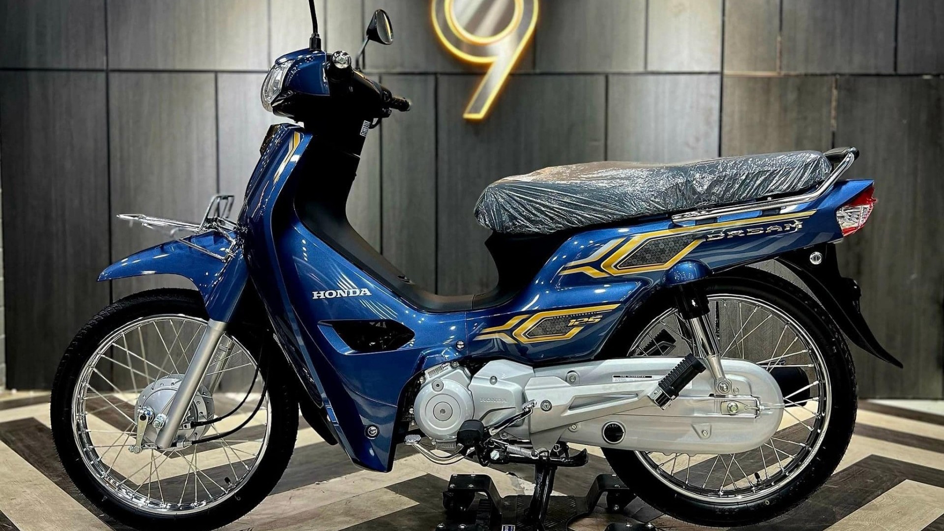 Honda Dream 2024 có giá lên tới 140 triệu tại Việt Nam