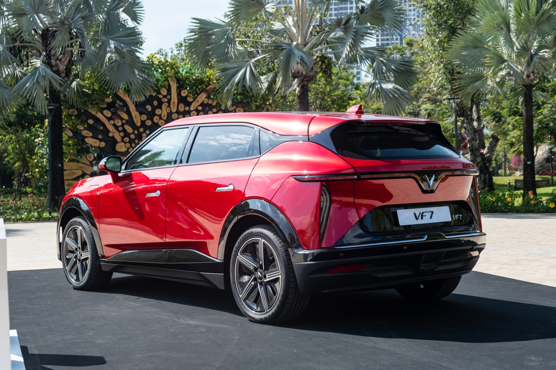 VinFast nhận cọc xe VF7, ưu đãi 30 triệu cho khách hàng tiên phong VinFast nhận cọc xe VF7, ưu đãi 30 triệu cho khách hàng tiên phong