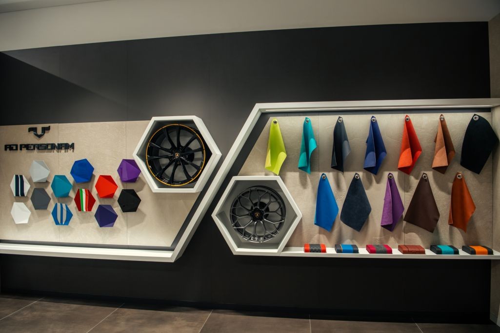 Lamborghini chính thức khai trương showroom tại TP HCM Lamborghini chính thức khai trương showroom tại TP HCM
