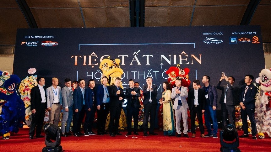 Trình diễn dàn âm thanh tiền tỉ và triển lãm đồ phụ kiện tại Tiệc Tất niên của Hội Nội thất ô tô