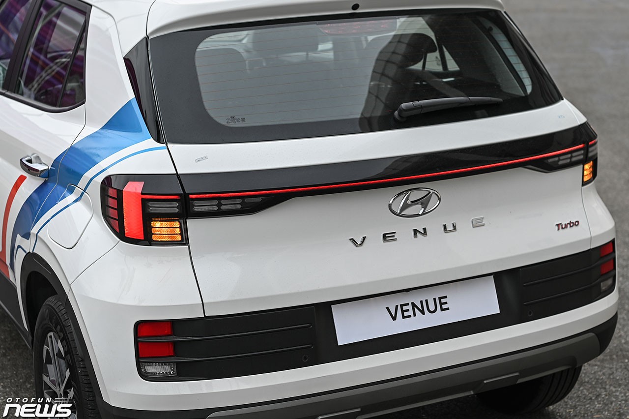 Cận cảnh CUV cỡ A Hyundai Venue vừa ra mắt thị trường Việt Nam Cận cảnh CUV cỡ A Hyundai Venue vừa ra mắt thị trường Việt Nam