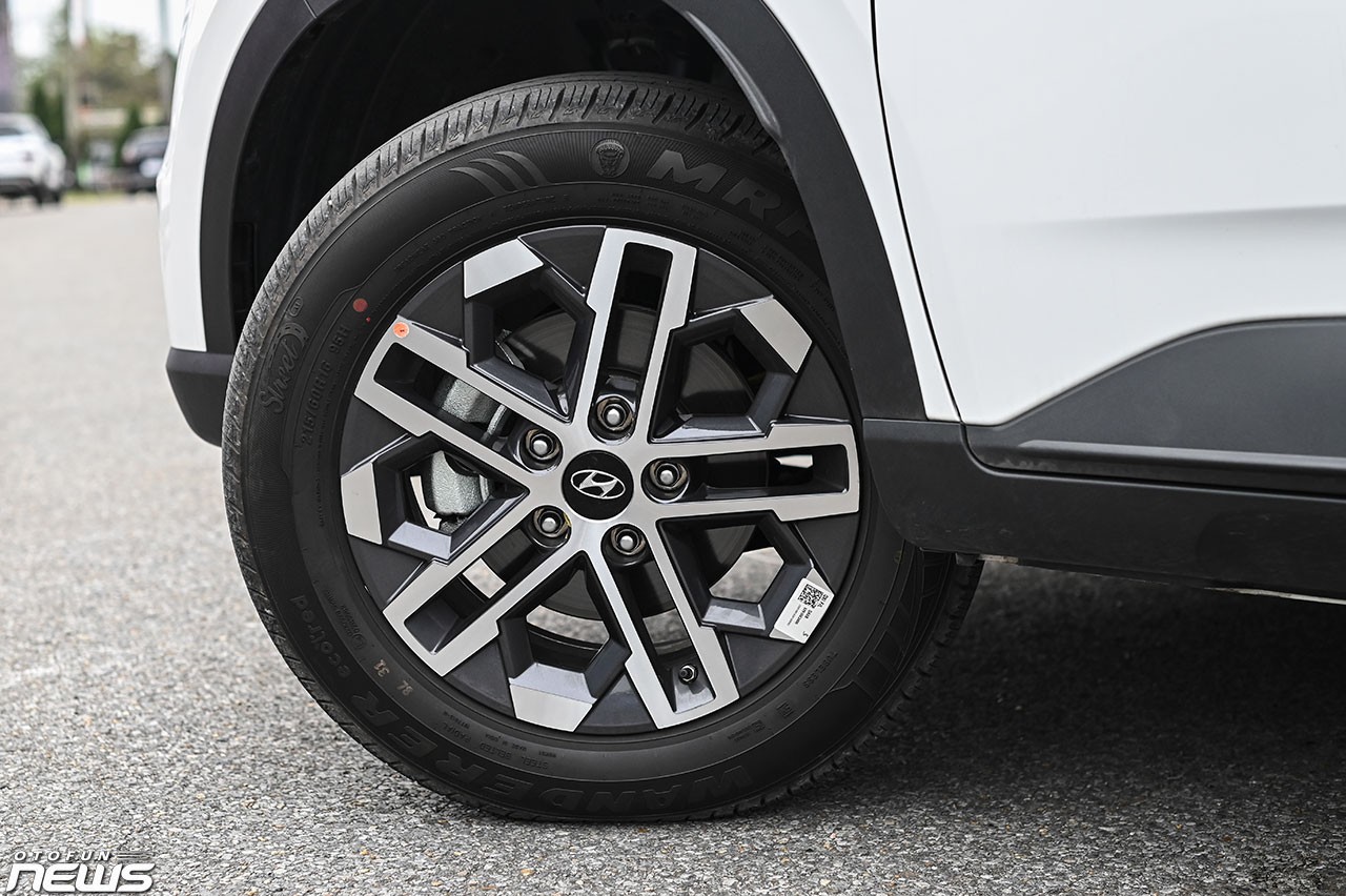 Cận cảnh CUV cỡ A Hyundai Venue vừa ra mắt thị trường Việt Nam Cận cảnh CUV cỡ A Hyundai Venue vừa ra mắt thị trường Việt Nam