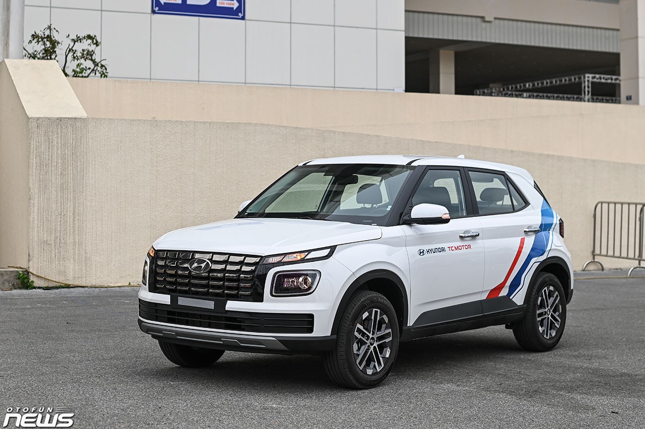 Cận cảnh CUV cỡ A Hyundai Venue vừa ra mắt thị trường Việt Nam Cận cảnh CUV cỡ A Hyundai Venue vừa ra mắt thị trường Việt Nam