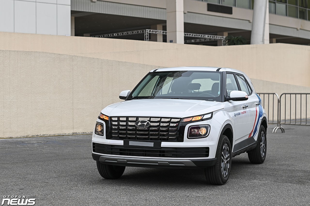 Cận cảnh CUV cỡ A Hyundai Venue vừa ra mắt thị trường Việt Nam Cận cảnh CUV cỡ A Hyundai Venue vừa ra mắt thị trường Việt Nam
