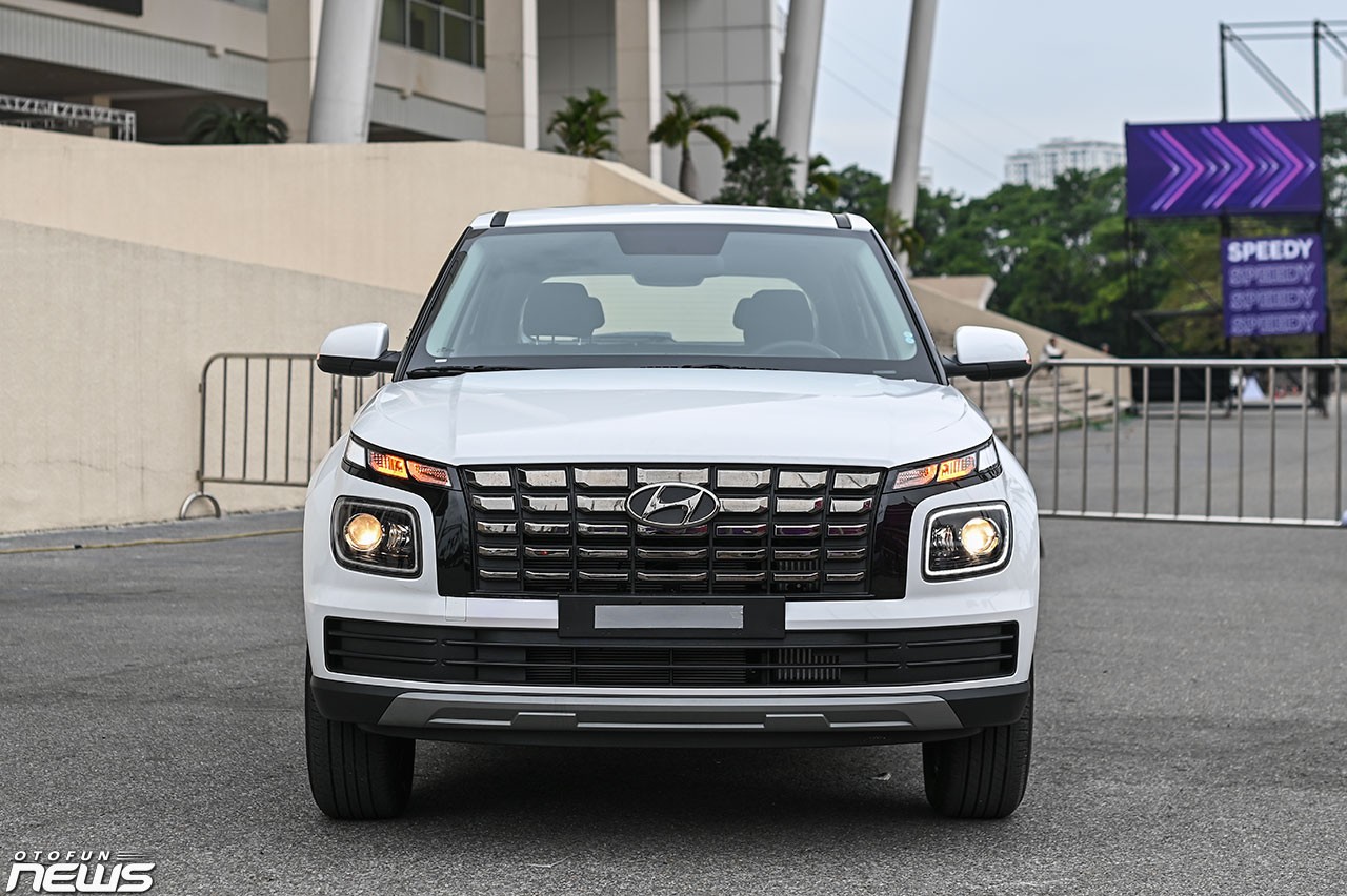 Cận cảnh CUV cỡ A Hyundai Venue vừa ra mắt thị trường Việt Nam Cận cảnh CUV cỡ A Hyundai Venue vừa ra mắt thị trường Việt Nam