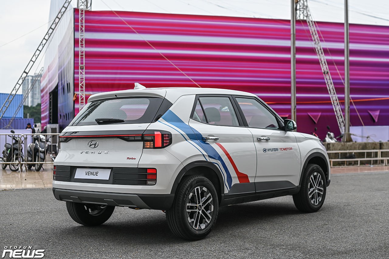 Cận cảnh CUV cỡ A Hyundai Venue vừa ra mắt thị trường Việt Nam Cận cảnh CUV cỡ A Hyundai Venue vừa ra mắt thị trường Việt Nam