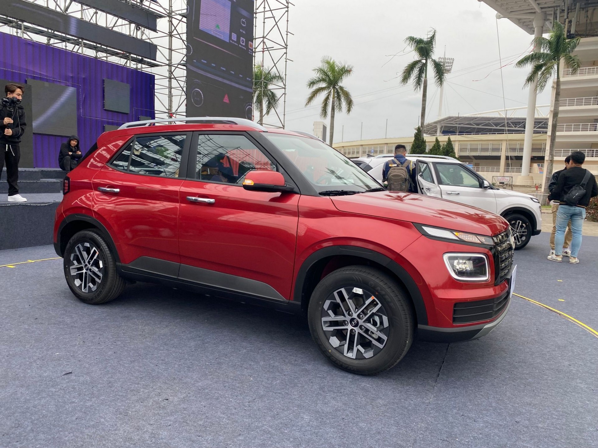 Cận cảnh Hyundai Venue vừa ra mắt với giá chỉ 539 triệu đồng Cận cảnh Hyundai Venue vừa ra mắt với giá chỉ 539 triệu đồng