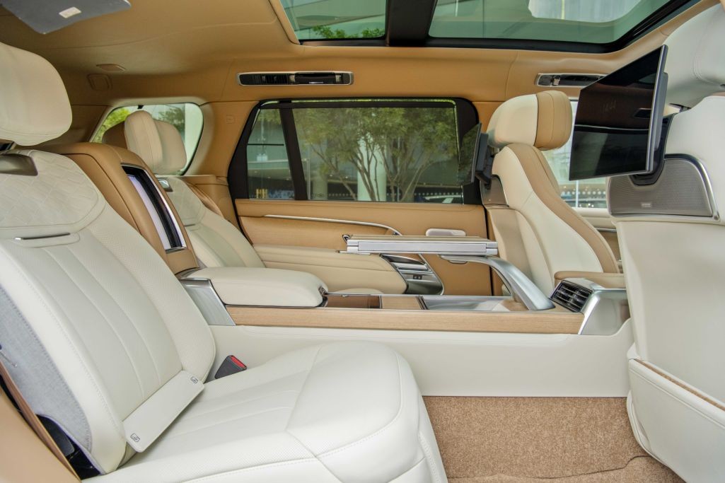 Range Rover SV ra mắt, lựa chọn mới cho giới siêu giàu tại Việt Nam Range Rover SV ra mắt, lựa chọn mới cho giới siêu giàu tại Việt Nam