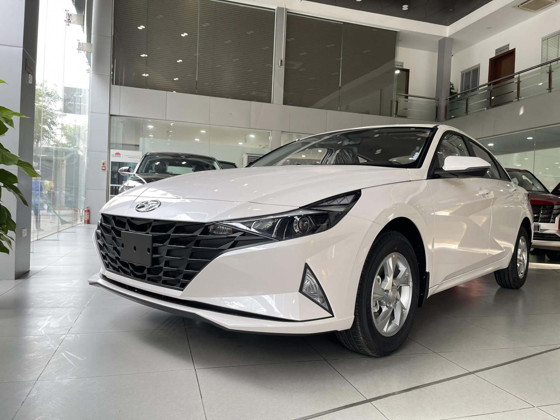 Hyundai Elantra tại Việt Nam có giá rẻ ngang Accent Hyundai Elantra tại Việt Nam có giá rẻ ngang Accent