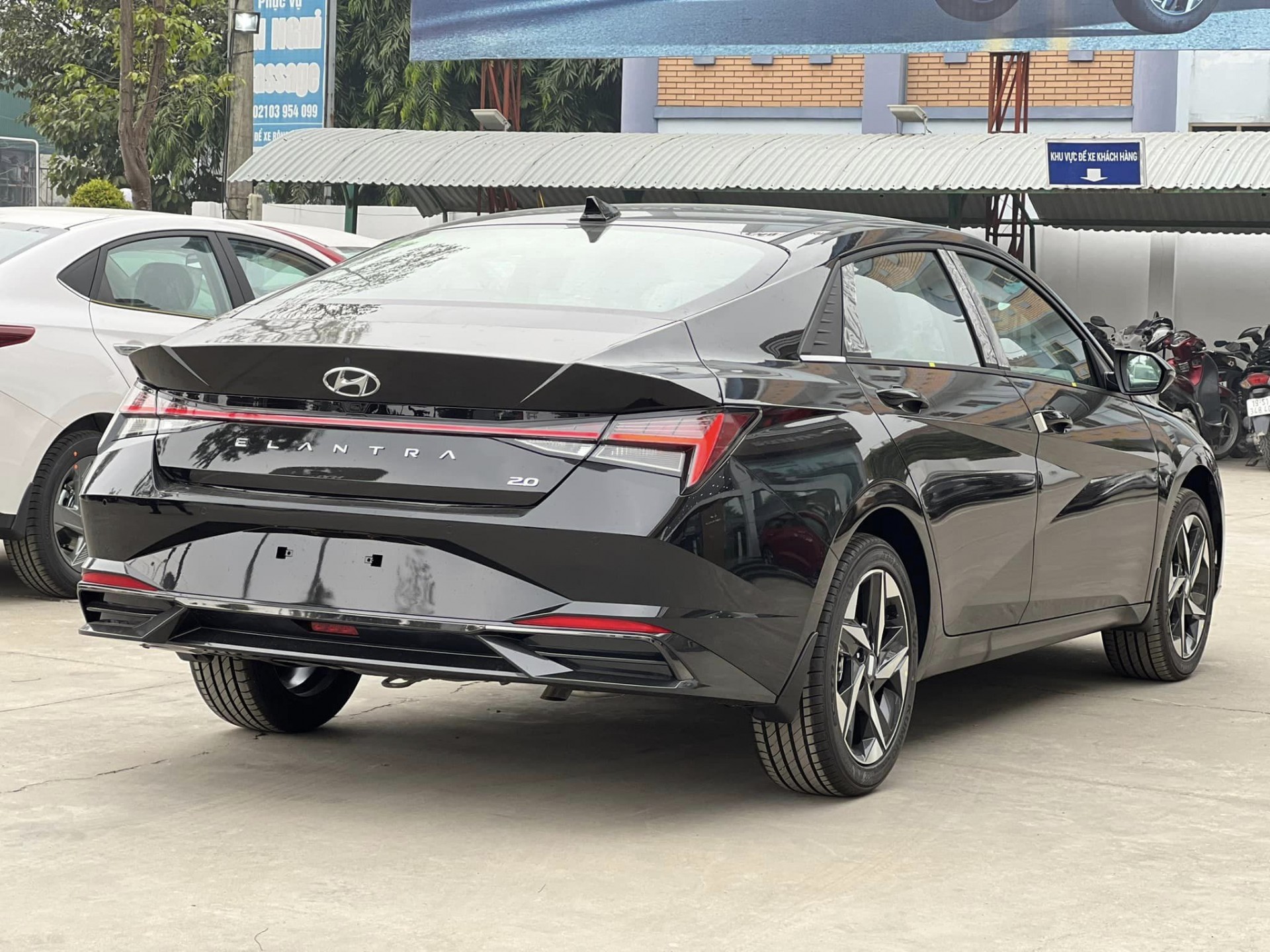 Hyundai Elantra tại Việt Nam có giá rẻ ngang Accent Hyundai Elantra tại Việt Nam có giá rẻ ngang Accent