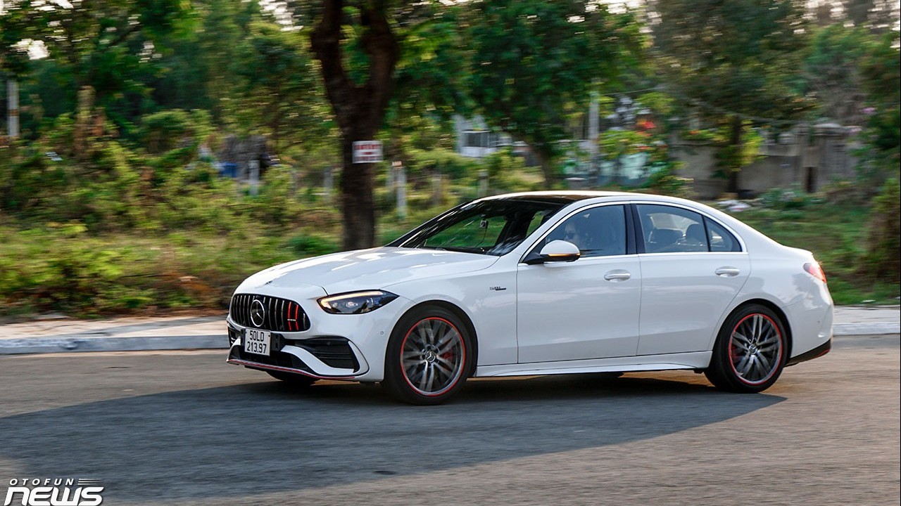 Mercedes-AMG C43: Cỗ máy F1 bên trong chiếc xe gia đình