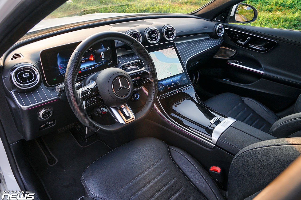 Mercedes-AMG C43: Cỗ máy F1 bên trong chiếc xe gia đình