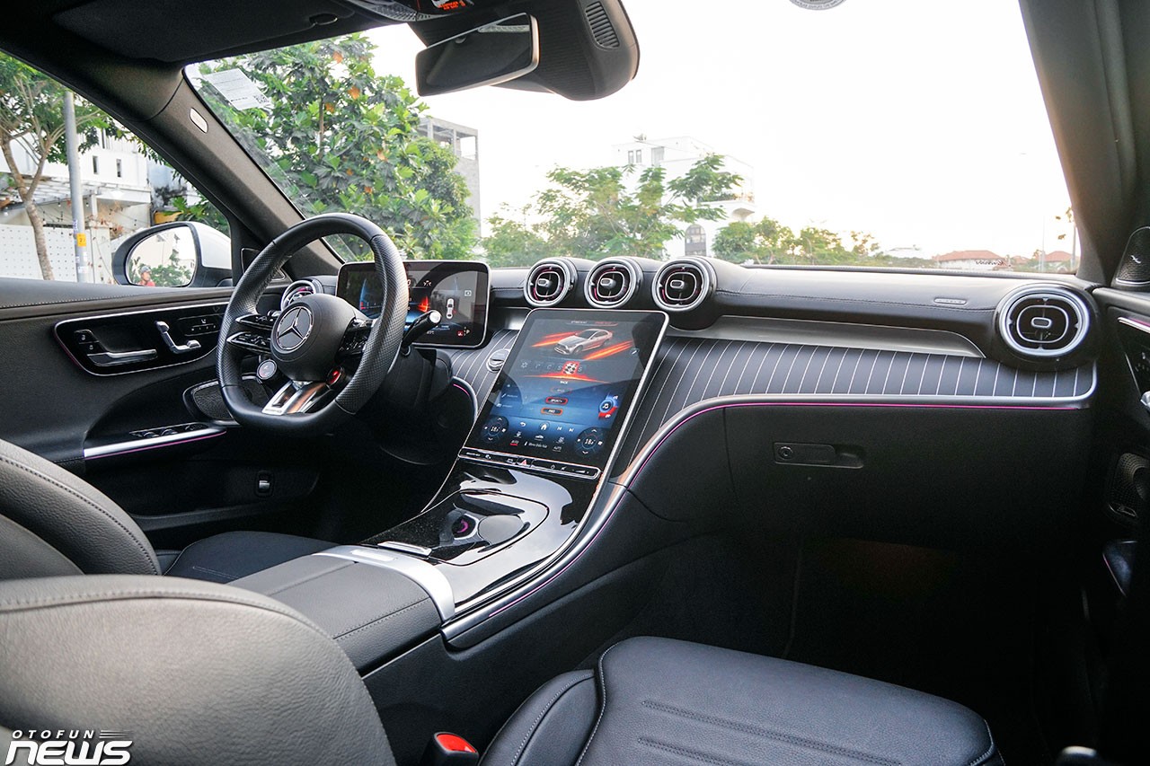 Mercedes-AMG C43: Cỗ máy F1 bên trong chiếc xe gia đình